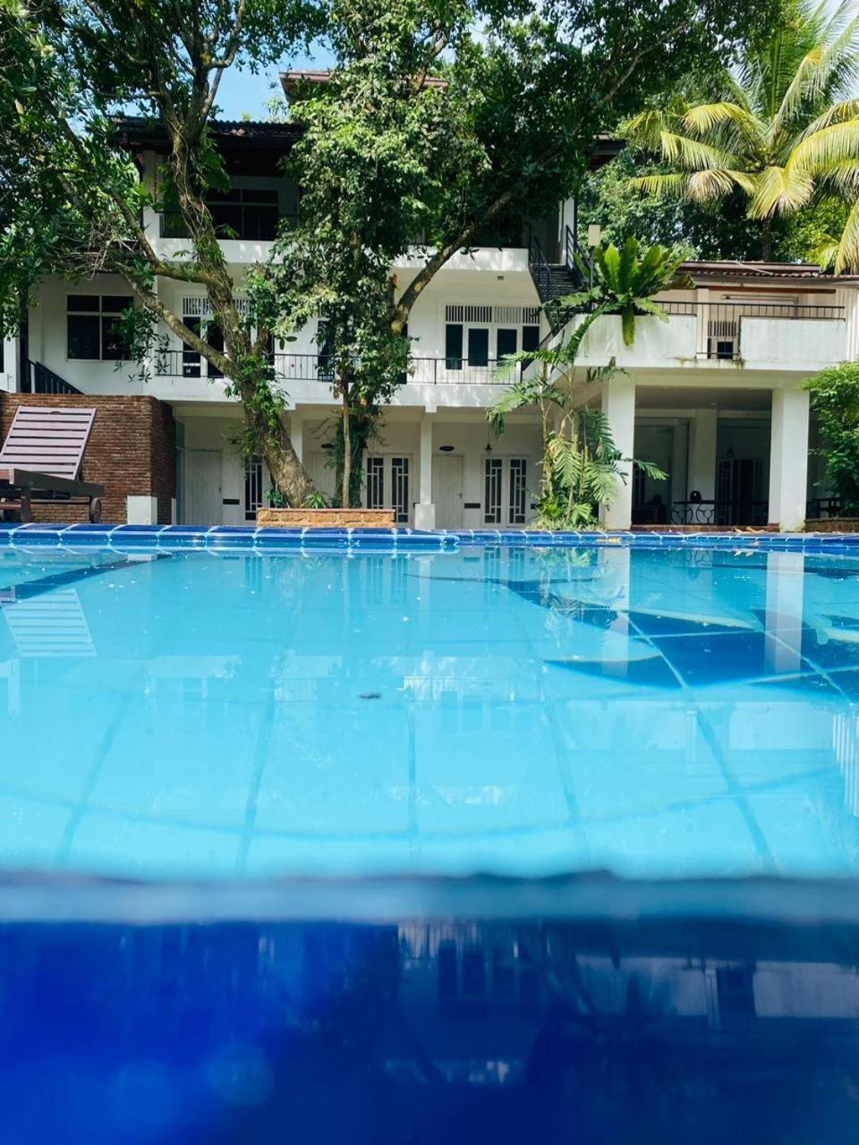 The Shade Brothers Hotel คาตุนายากา ภายนอก รูปภาพ